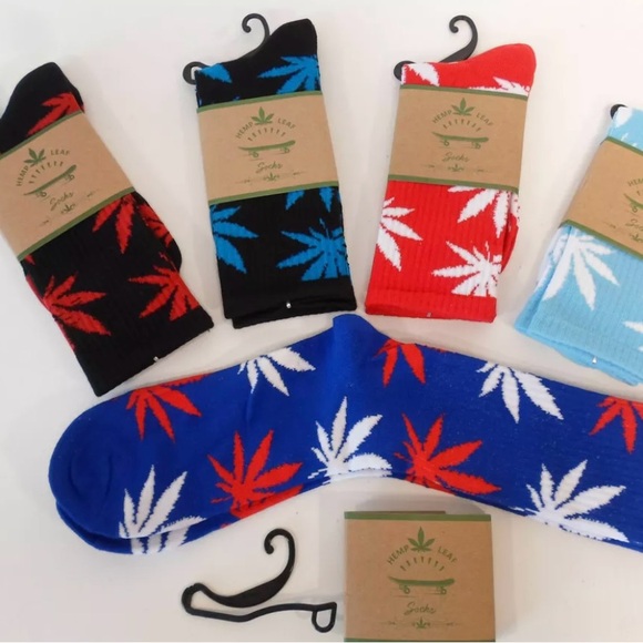 Two Pair of Pot Leaf Crew Length Pot Leaf Socks Brand New!! - Picture 3 of 13